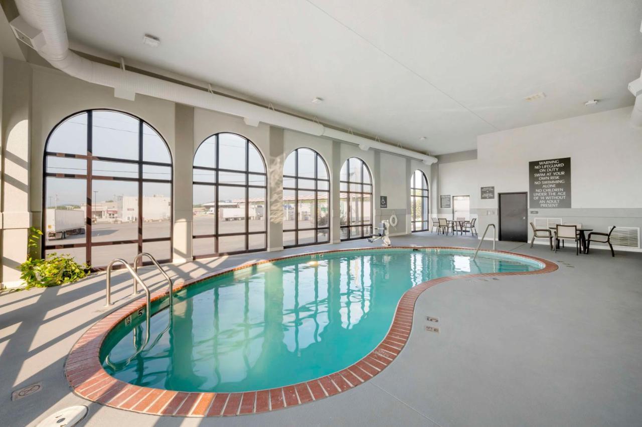 Best Western Plus ハリソンバーグ エクステリア 写真