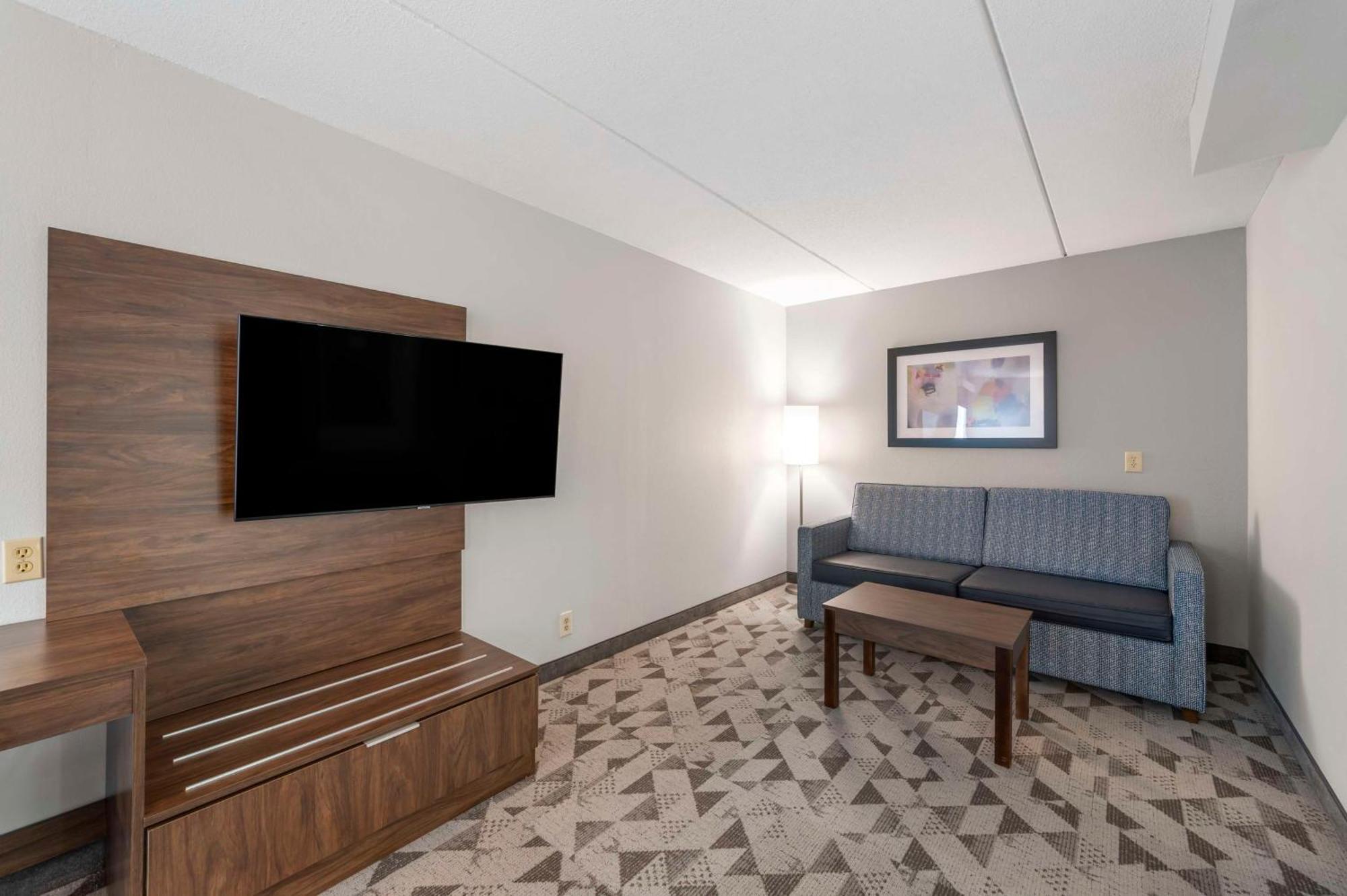Best Western Plus ハリソンバーグ エクステリア 写真